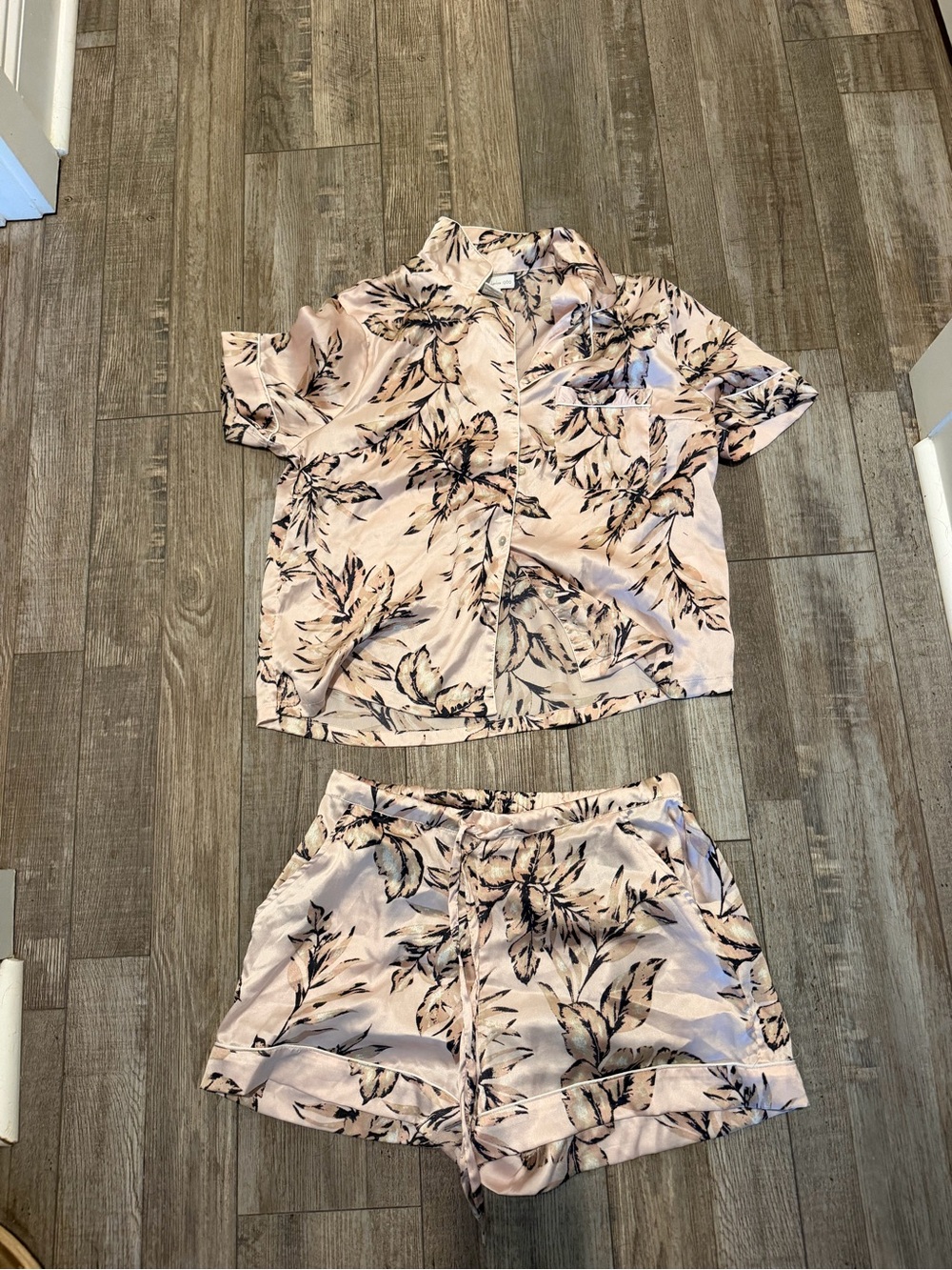 House of Harlow pj set